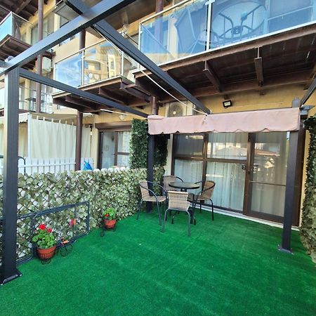 Studio 萨图恩 外观 照片