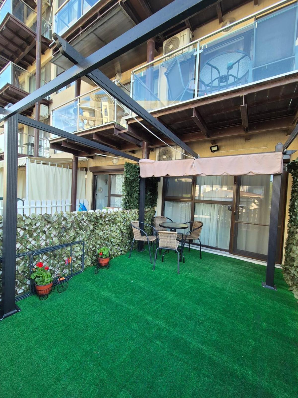 Studio 萨图恩 外观 照片